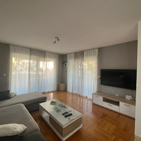 Apartman Lana Appartement *