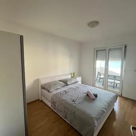 Apartman Lana Appartement *